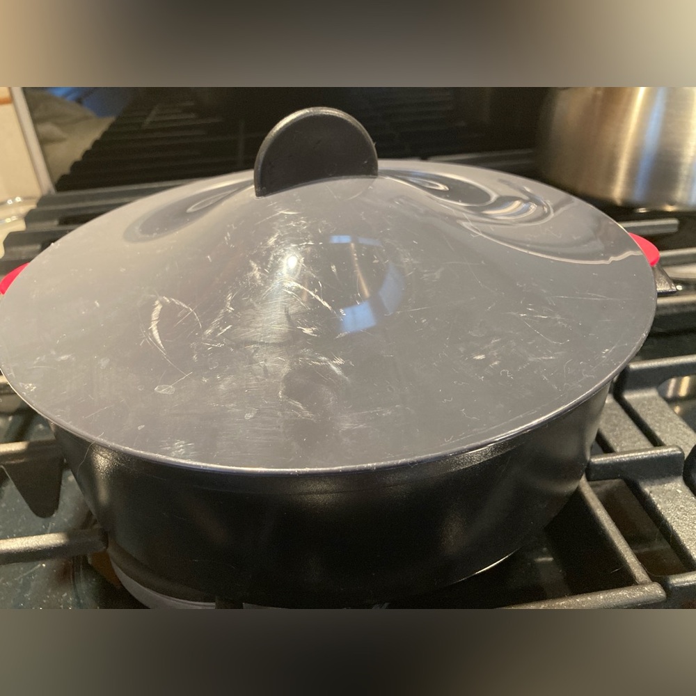 Tupperware vintage microwave steamer cooker